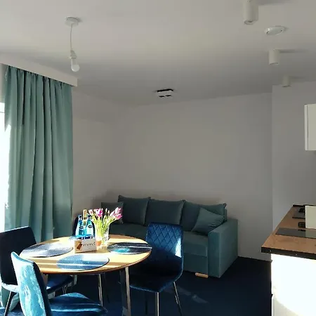 Mistral * 亚斯塔尔尼亚